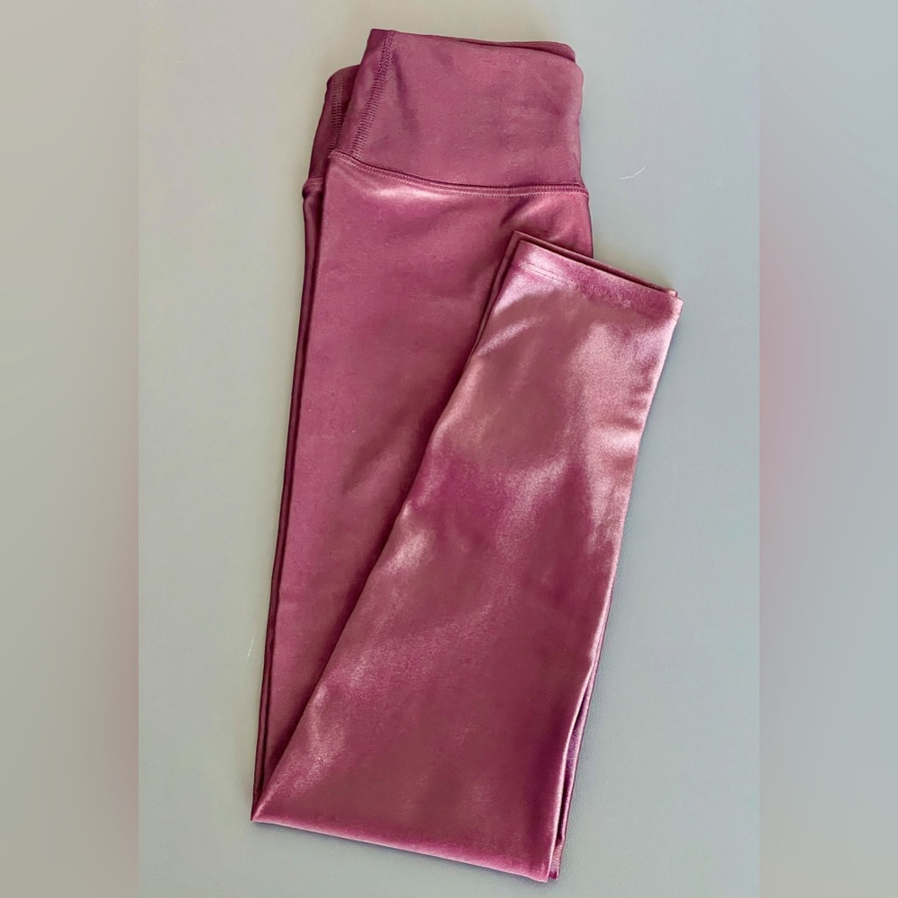 Noli Yoga 7/8 Leggings in Grape Shine
